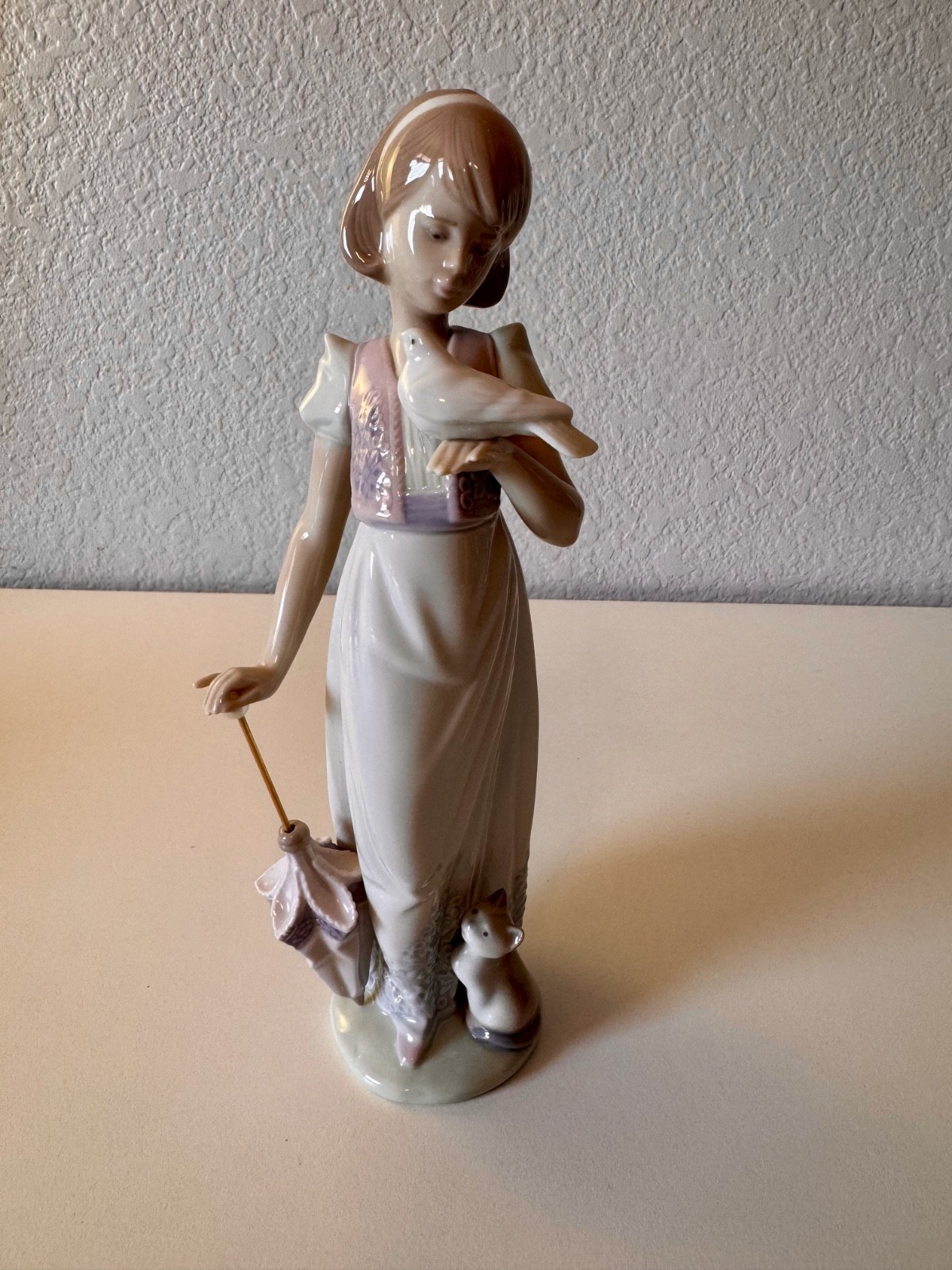 Lladro 7611 Summer Stroll – Excellent Condition- In original box