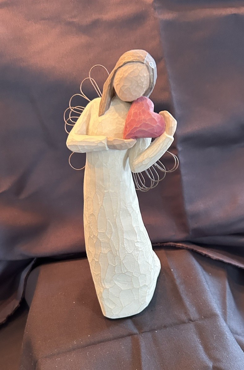 Vintage 2000 Demdaco Willow Tree Angel of The Heart Figurine Woman Hugging Heart