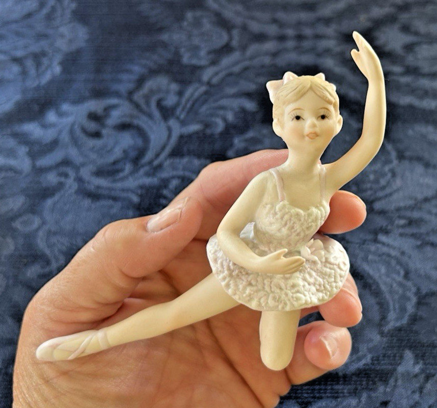 Vintage Enesco Bisque Porcelain Little Ballerina Figurine Pastels 4″ Taiwan