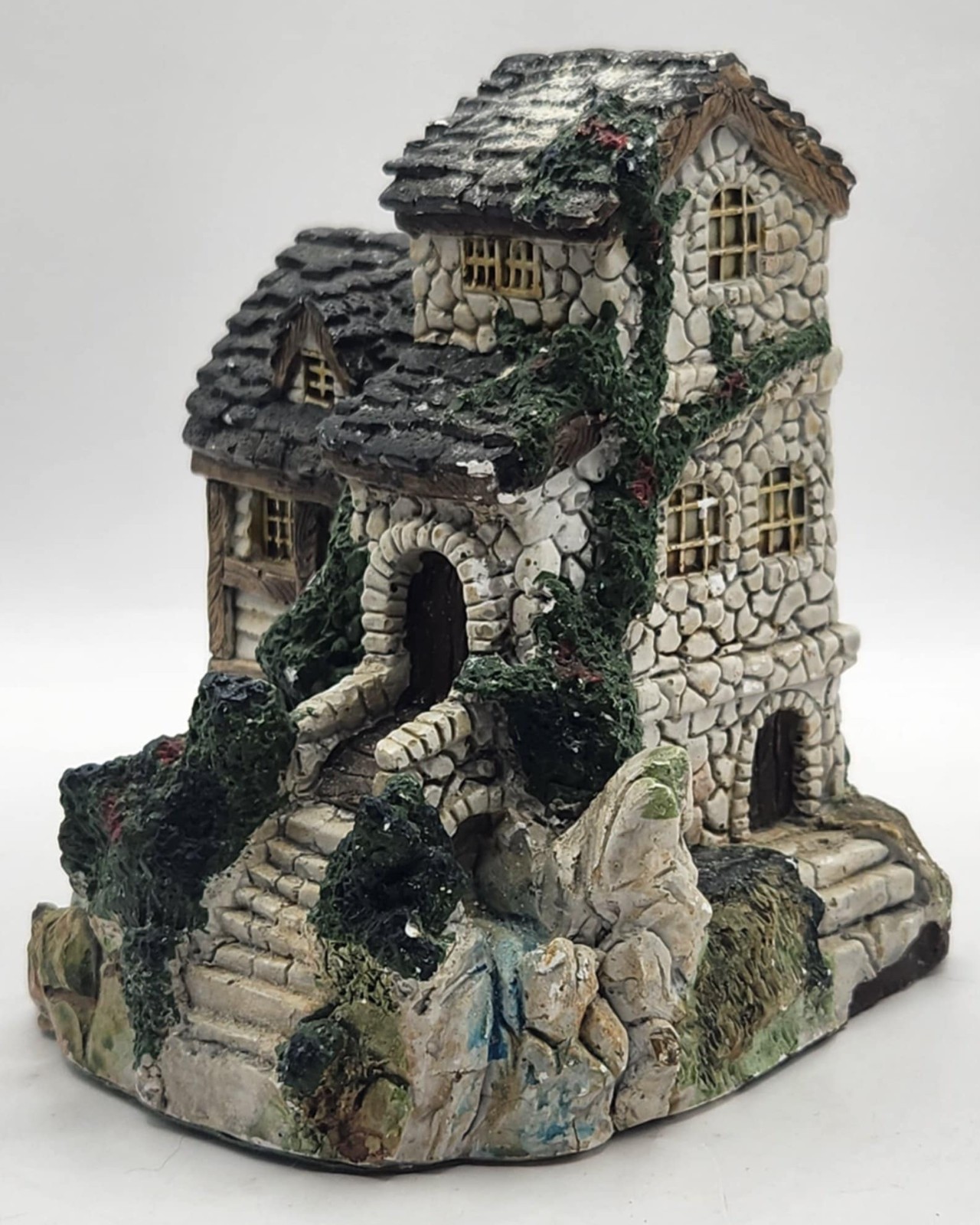 Two Vintage Cottages 5″ tall