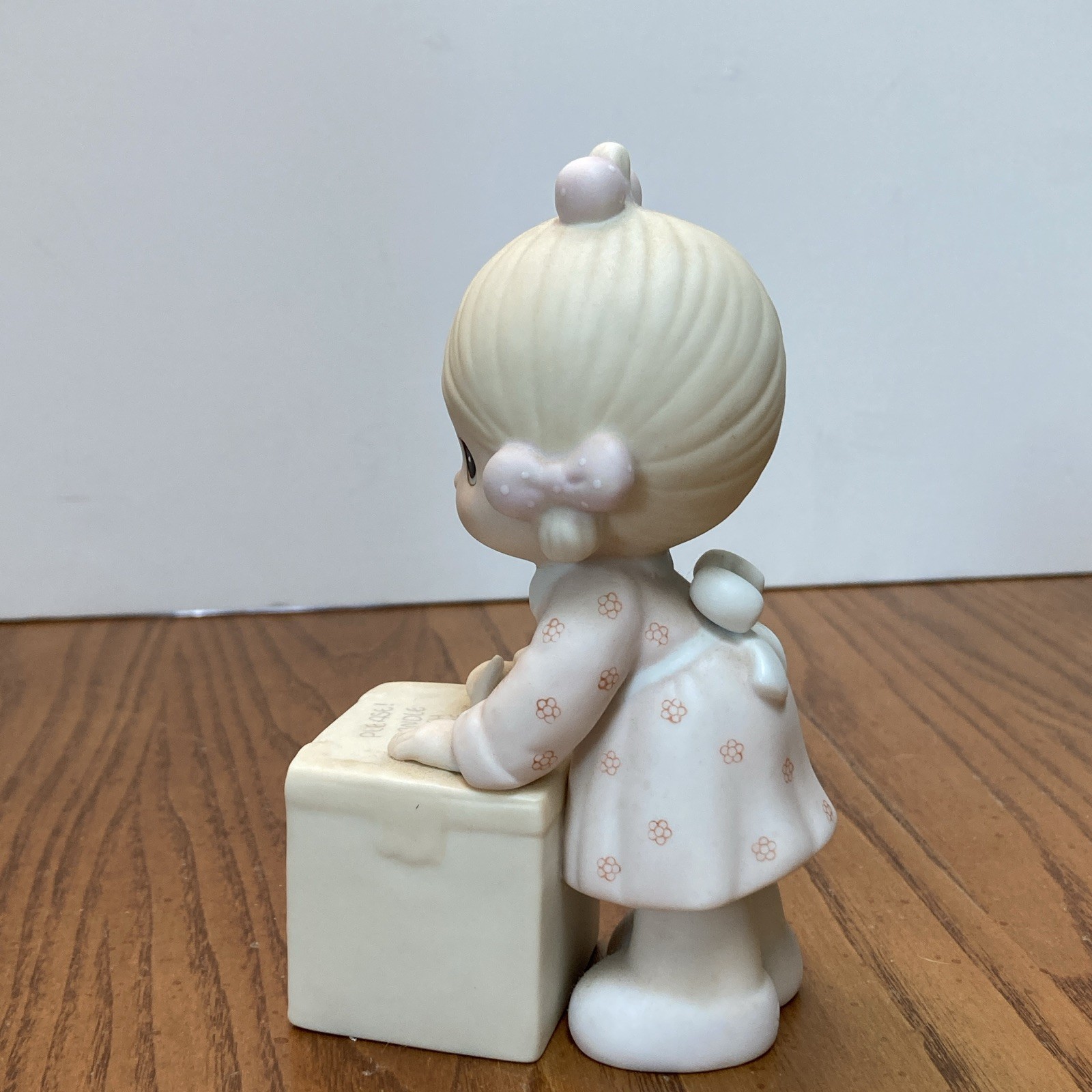 Precious Moments Sharing Is Universal Porcelain Figurine 1987 Unboxed
