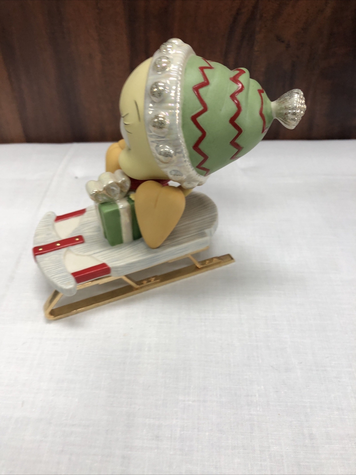Lenox Looney Tunes Tweety Bird A WINTER GIFT FROM TWEETY
