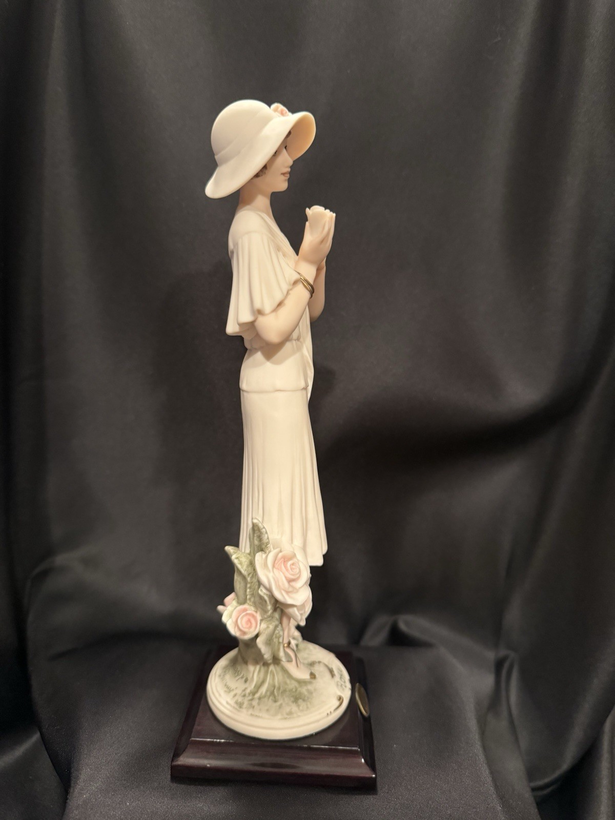 Giuseppe Armani Damina Con Rose