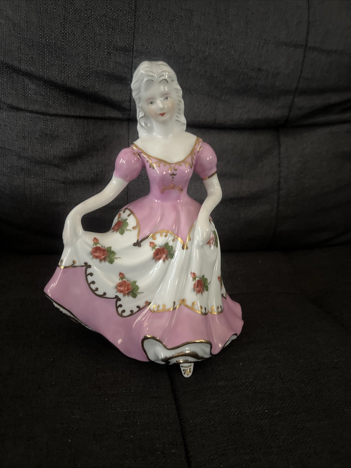 Musical lady figurine hand painted, roses, gold details (Pls Read Description)