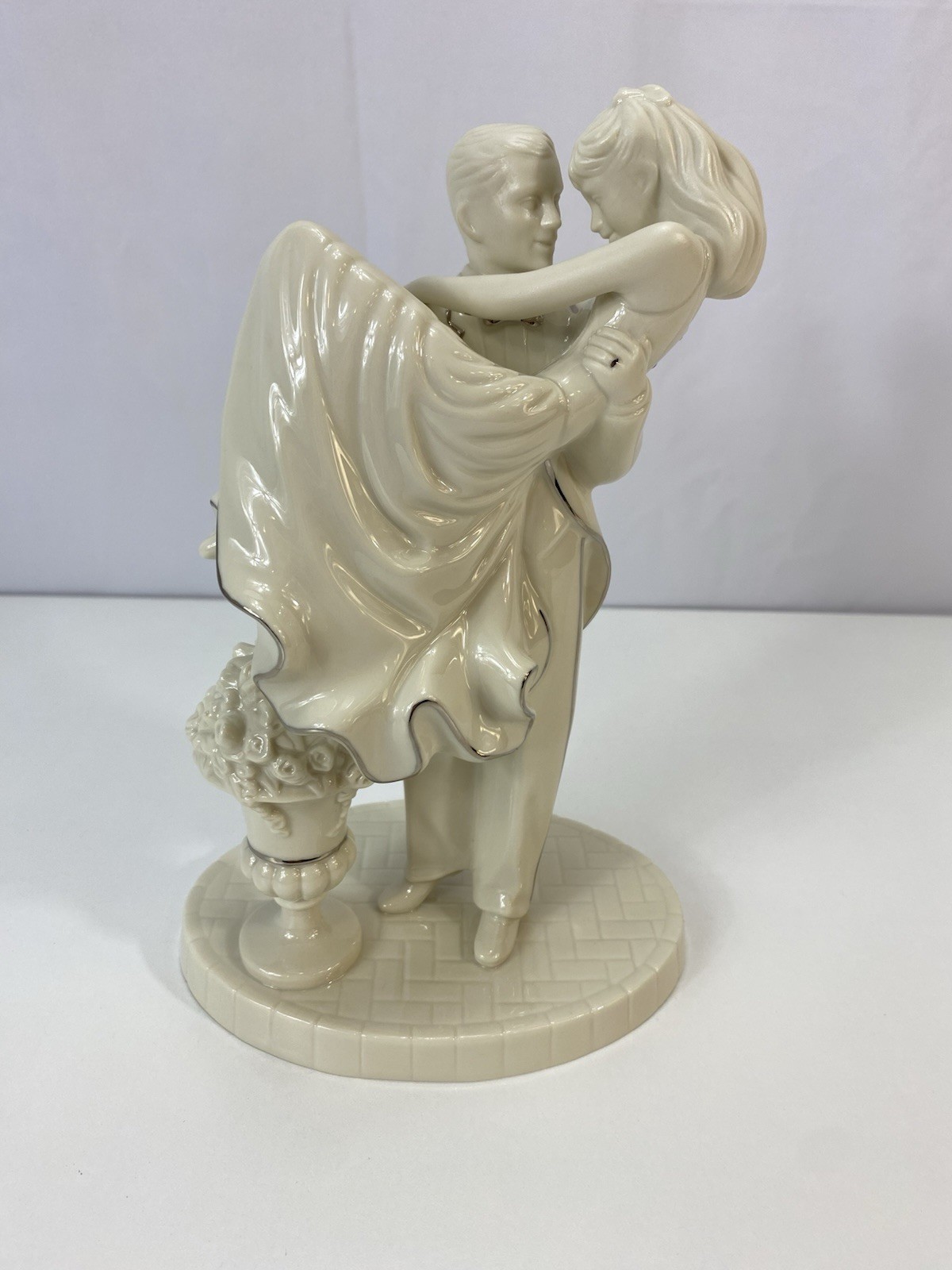 Vintage Lenox Wedding Promises “Swept Away” Porcelain Cake Topper