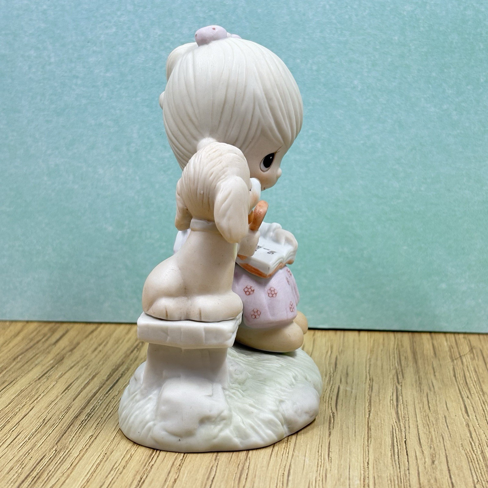Precious Moments Vintage E-3110 “Loving Is Sharing” figurine-1979