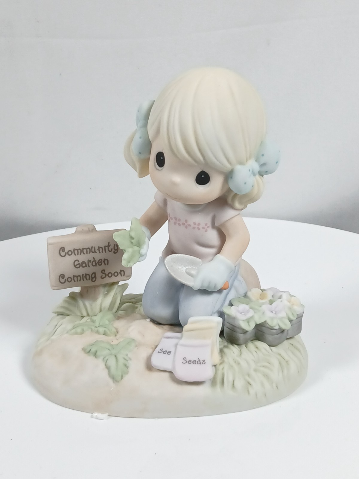 Precious Moments Figurine 2008 Membership – Garden Till Your Hearts Content