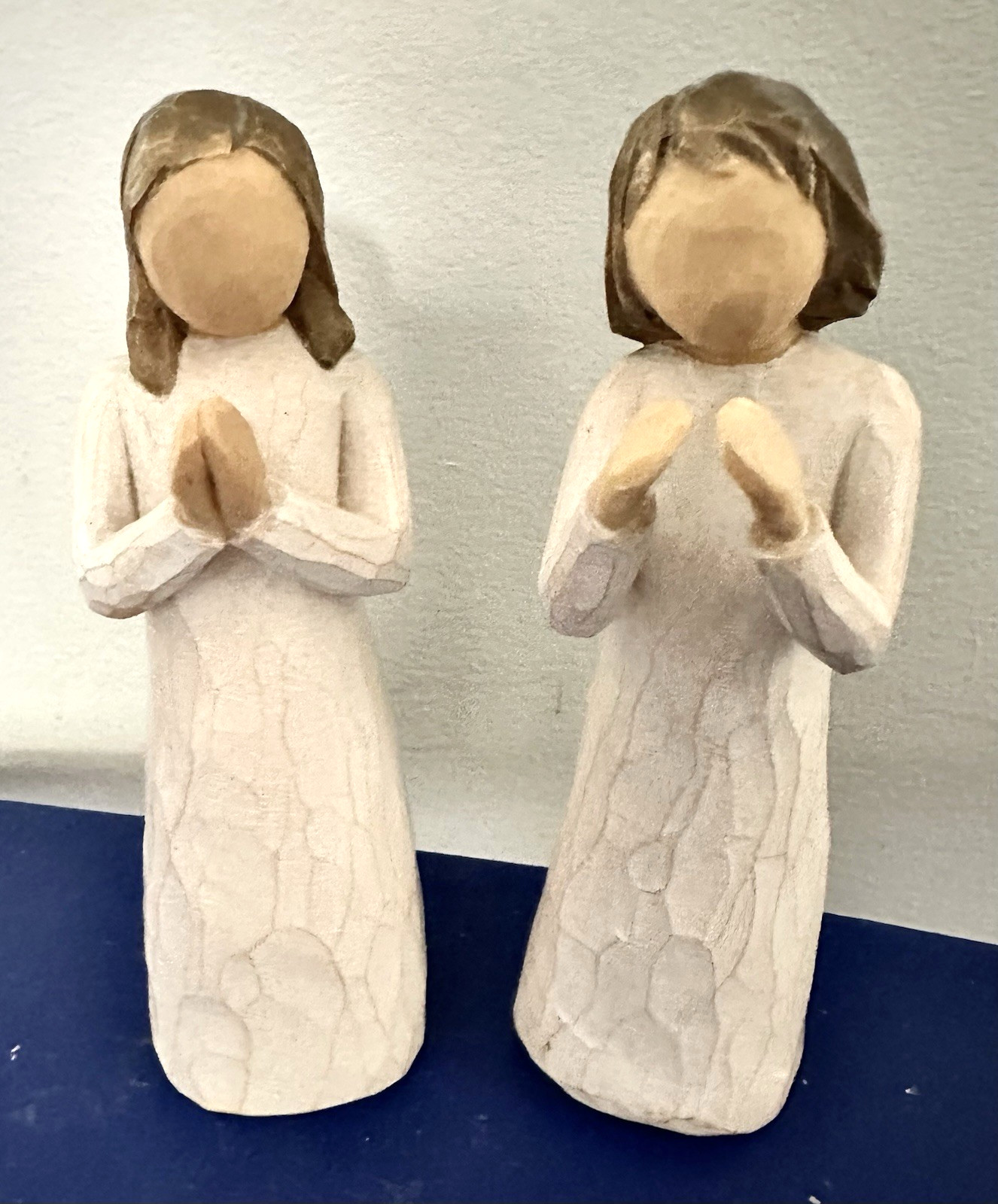 Demdaco Willow Tree Sisters by Heart Figurine 5″ Susan Lordi, 2000 Set of 2