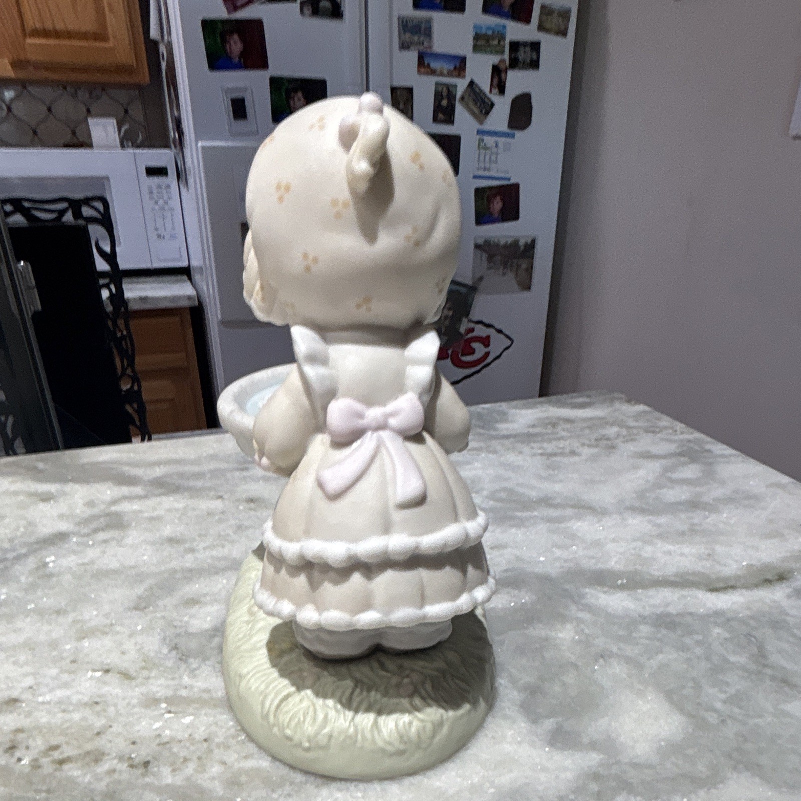 Precious Moments “A Reflection Of His Love” Porcelain Figurine Girl 1990 #522279
