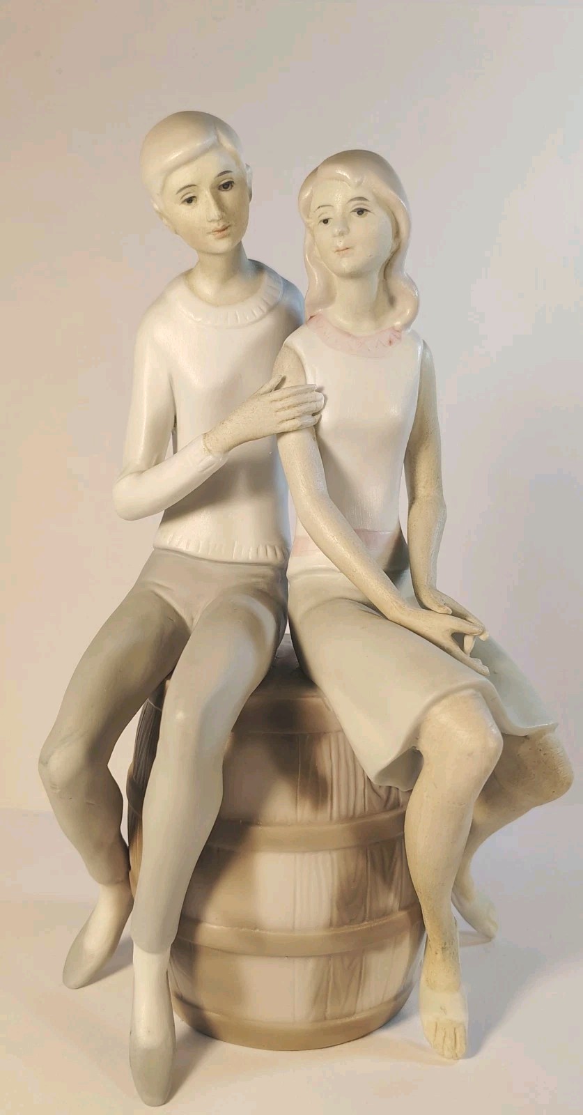 Vtg Porcelain Figurine Boy & Girl Young Lovers on Barrel Royal Crown #2385 Rare