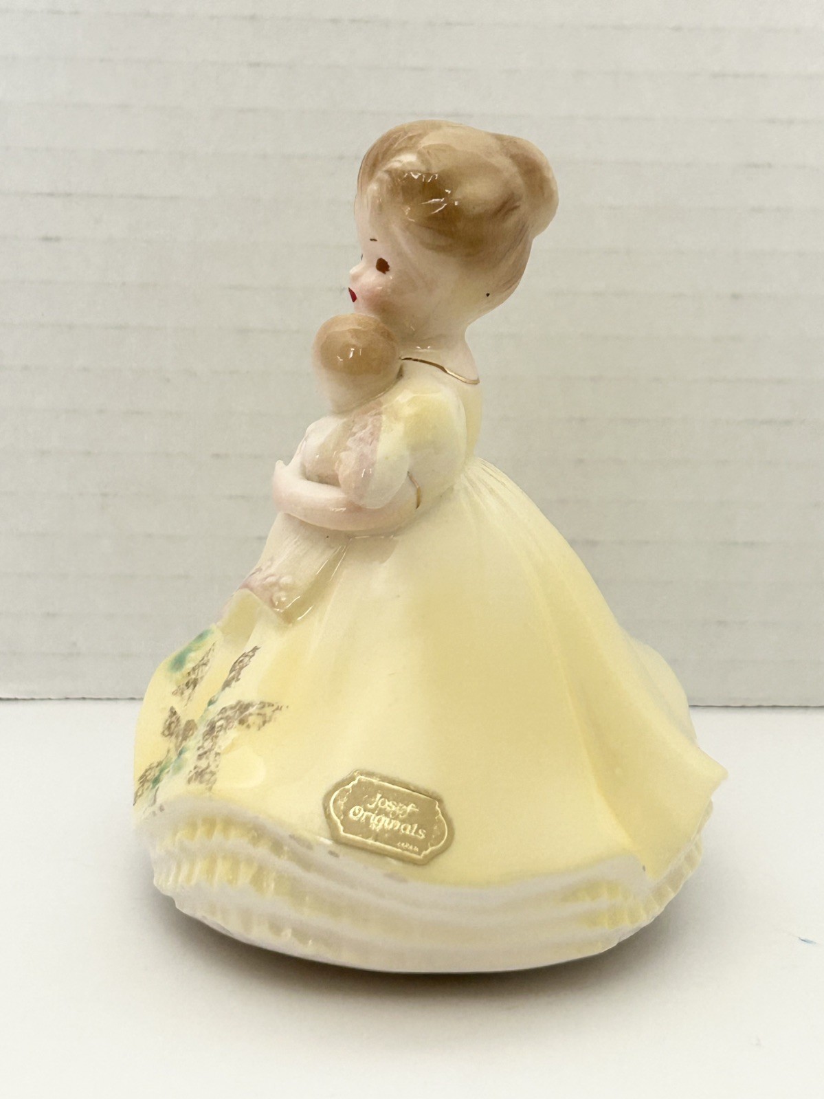 Josef Originals Mother & Baby Music Musical Box Figurine plays Brahms lullaby
