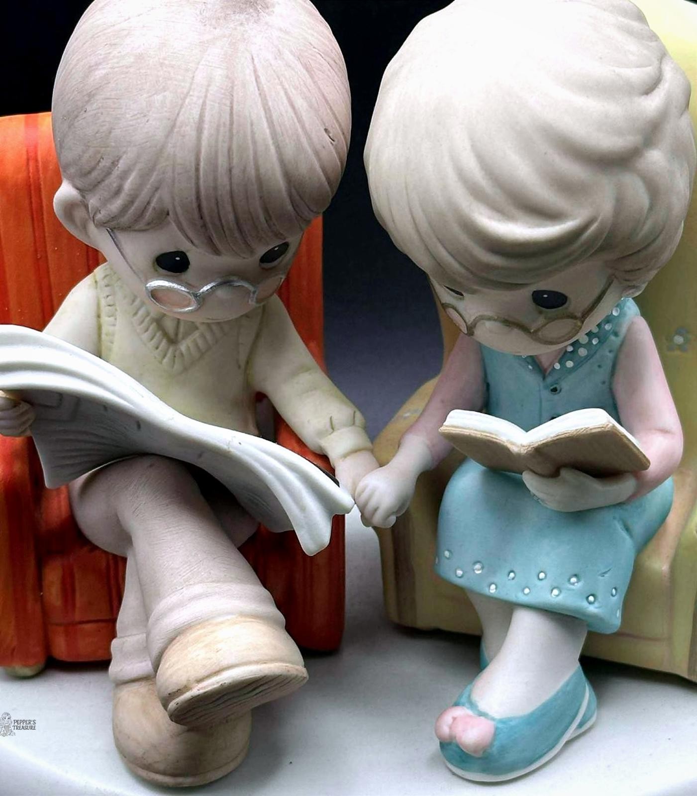 Precious Moments Side by Side, Forever 💙 PM Couple 📰📖 Cozy Reading Chairs