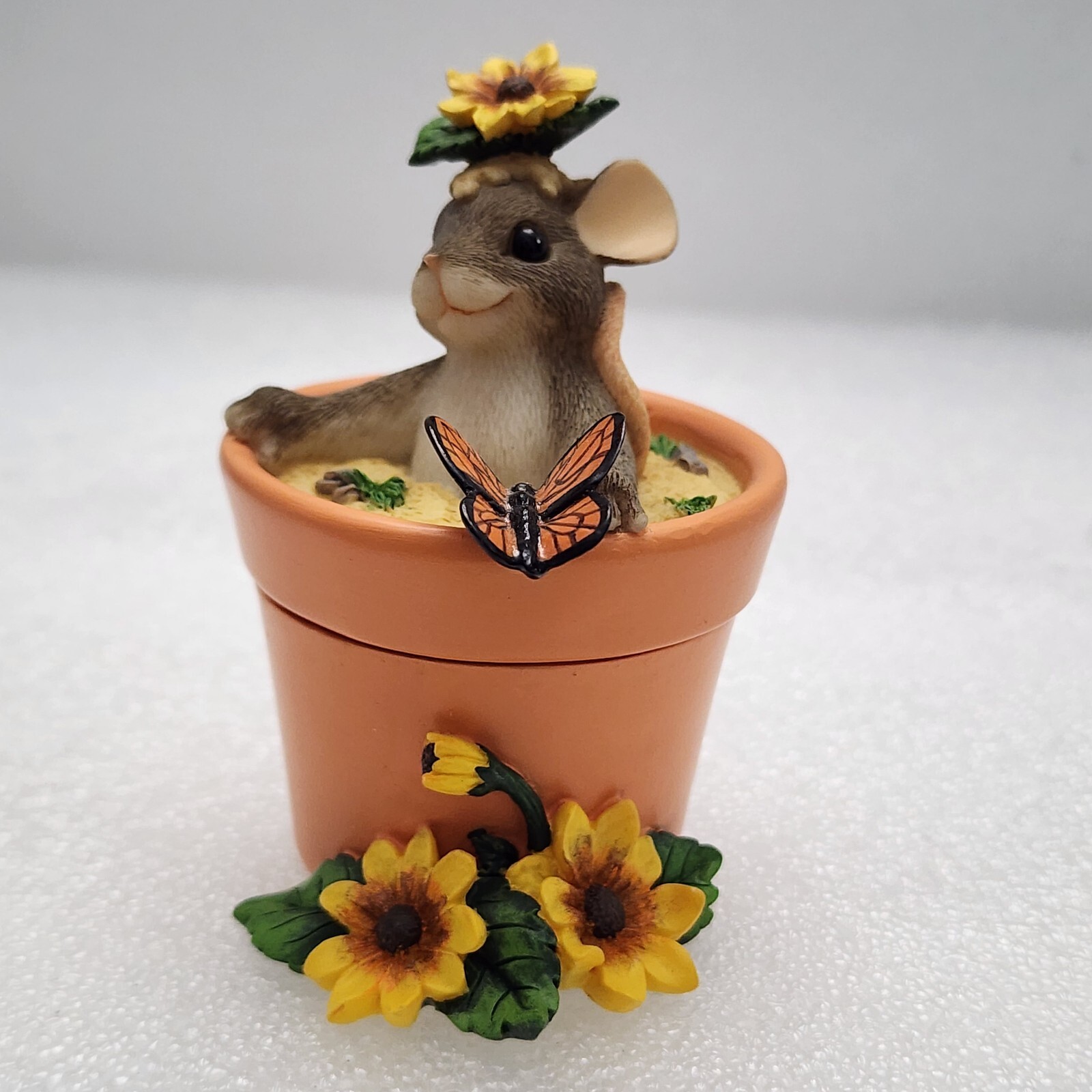 Charming Tails Fitz and Floyd Flower Pot Surprise 88/112 Figurine