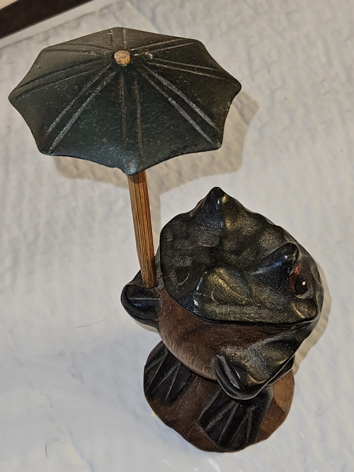 Robust Webbed Foot Frog w/ Parasol~Vintage Carved Mahogany 8.3″ Tall x 3″H x 3″D