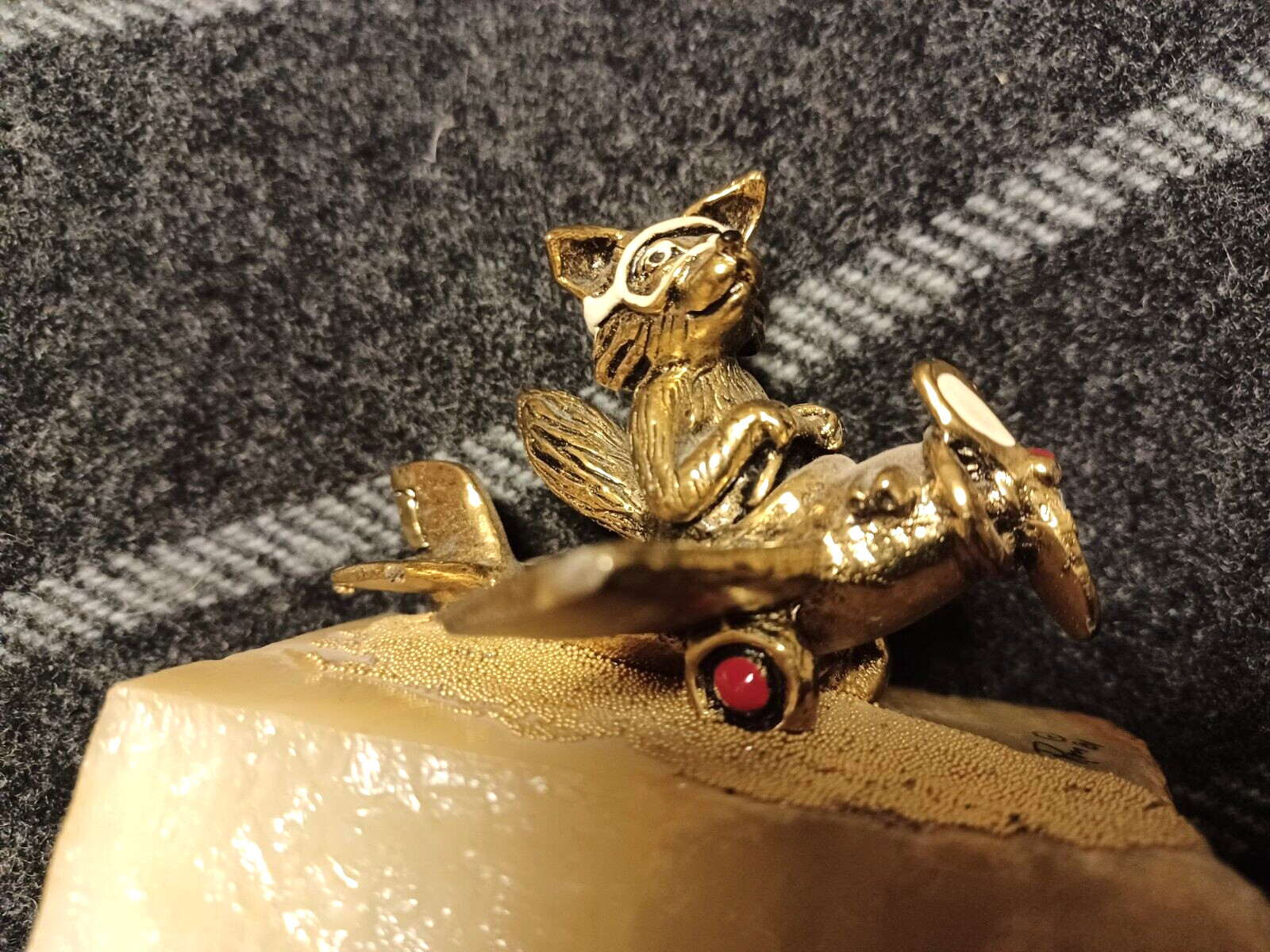 RARE Vtg Ron Lee Airplane Wolf coyote 24k Gold Plated Brass Figurine onyx base