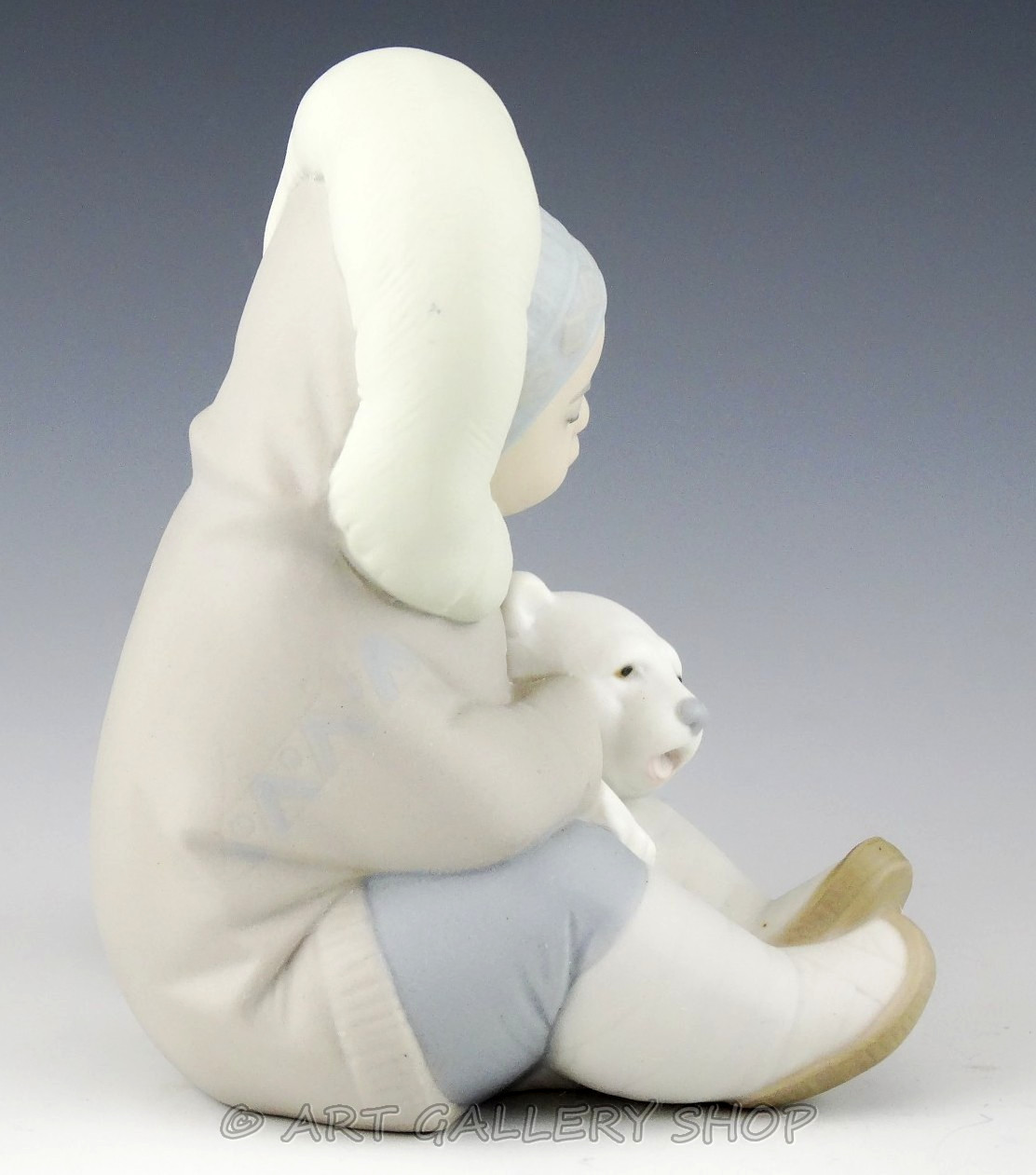 Lladro Figurine BOY ESKIMO PLAYING WITH POLAR BEAR CUB #1195 Retired Matte Mint