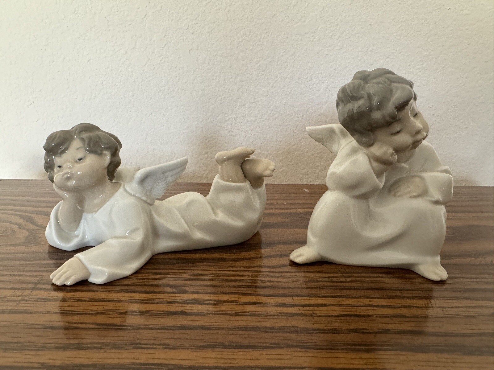Lladro 4539 – Tired Angel Boys (lot of 2)