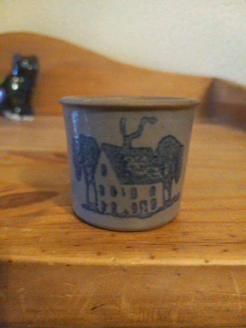 Miniature Blue/Tan Crock featuring a Quaint Cottage 1 1/2″ tall Glossy Finish