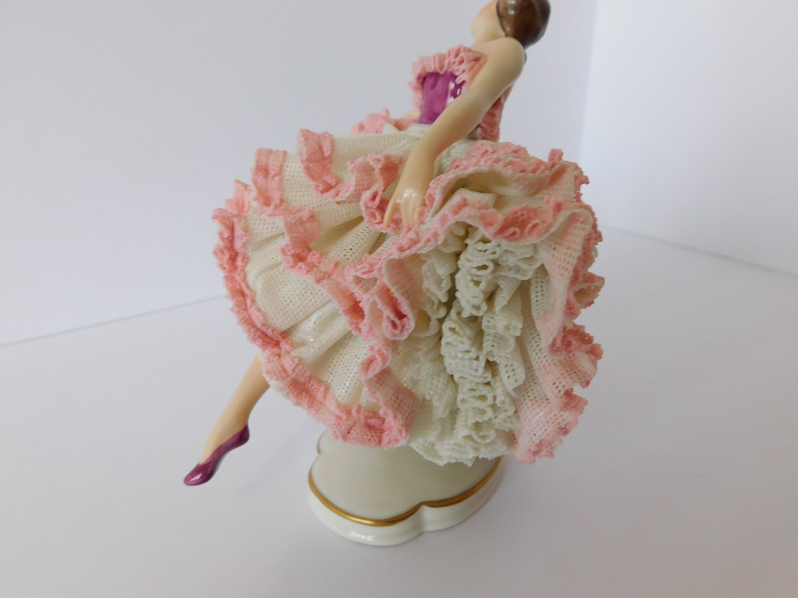 STUNNING ANTIQUE DRESDEN FIGURINE PORCELAIN LACE – BALLERINA / DANCER – GERMANY