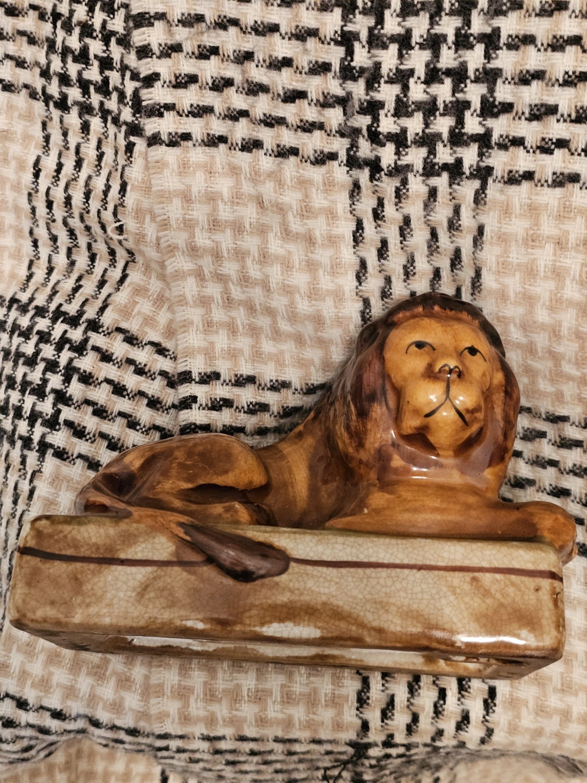 Beautiful Vintage* 5.5 ” English Staffordshire Lion* Glossy*EXCELLENT COND