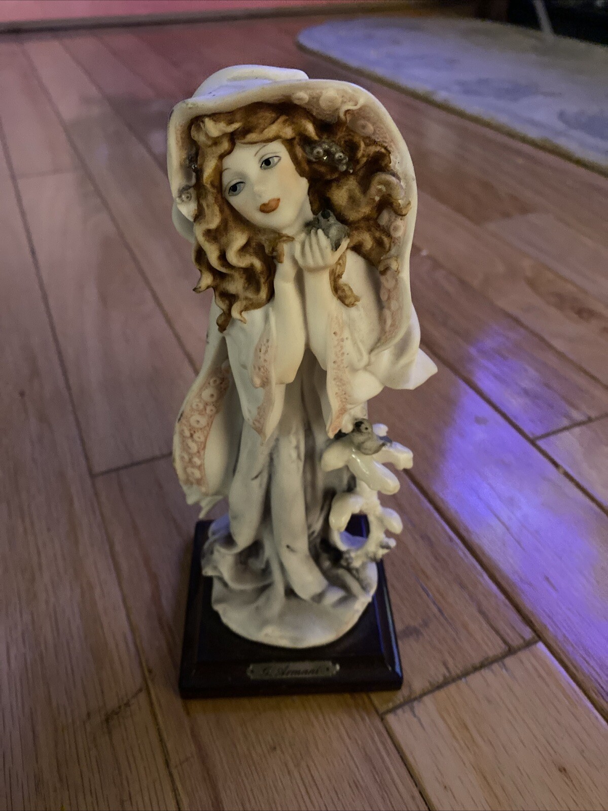 Giuseppe Armani Winter Figurine Four Seasons Collection Girl With Birds 8 1/4in”