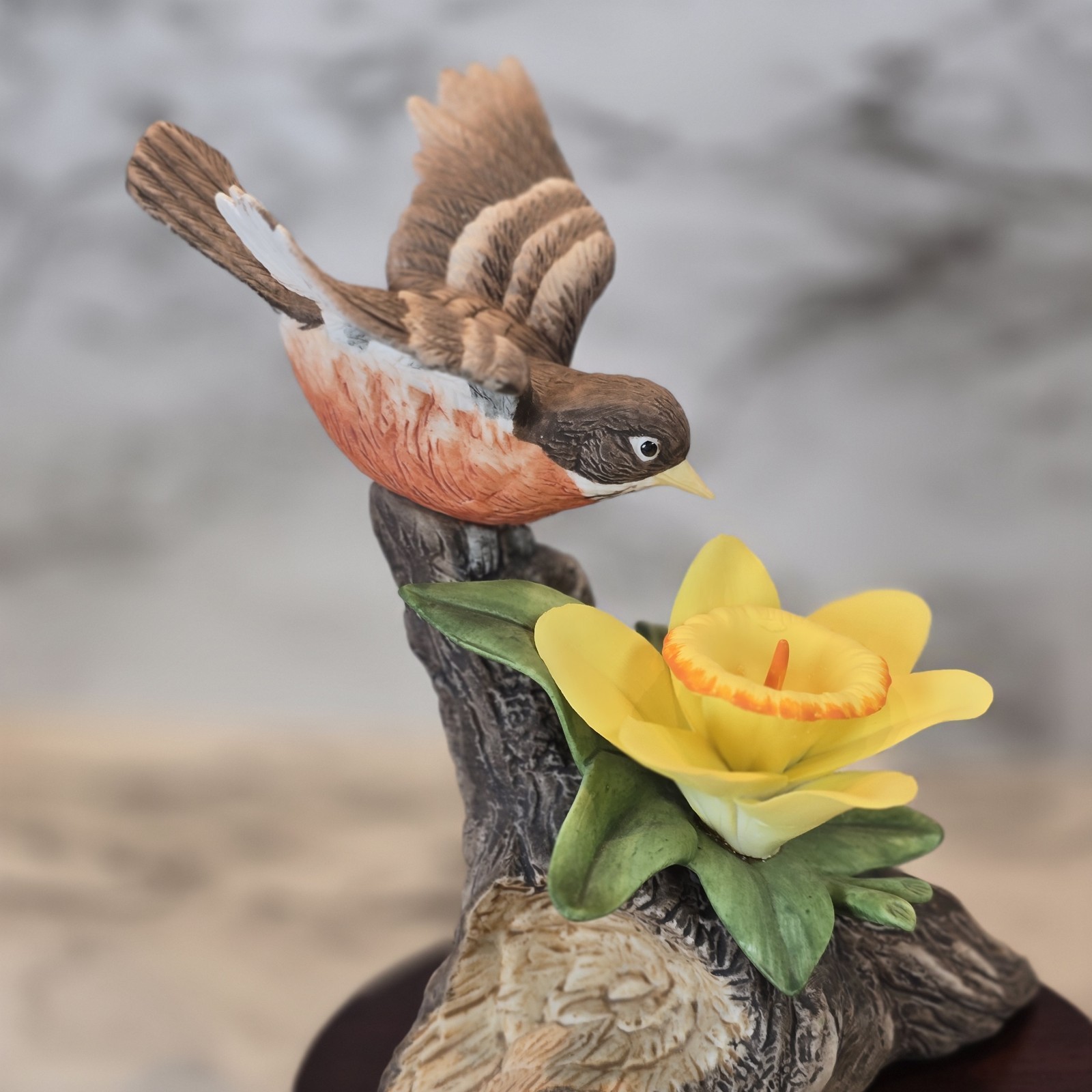 Heritage House Springtime Serenades Robin Figurine Bird Flower 6″ Tall