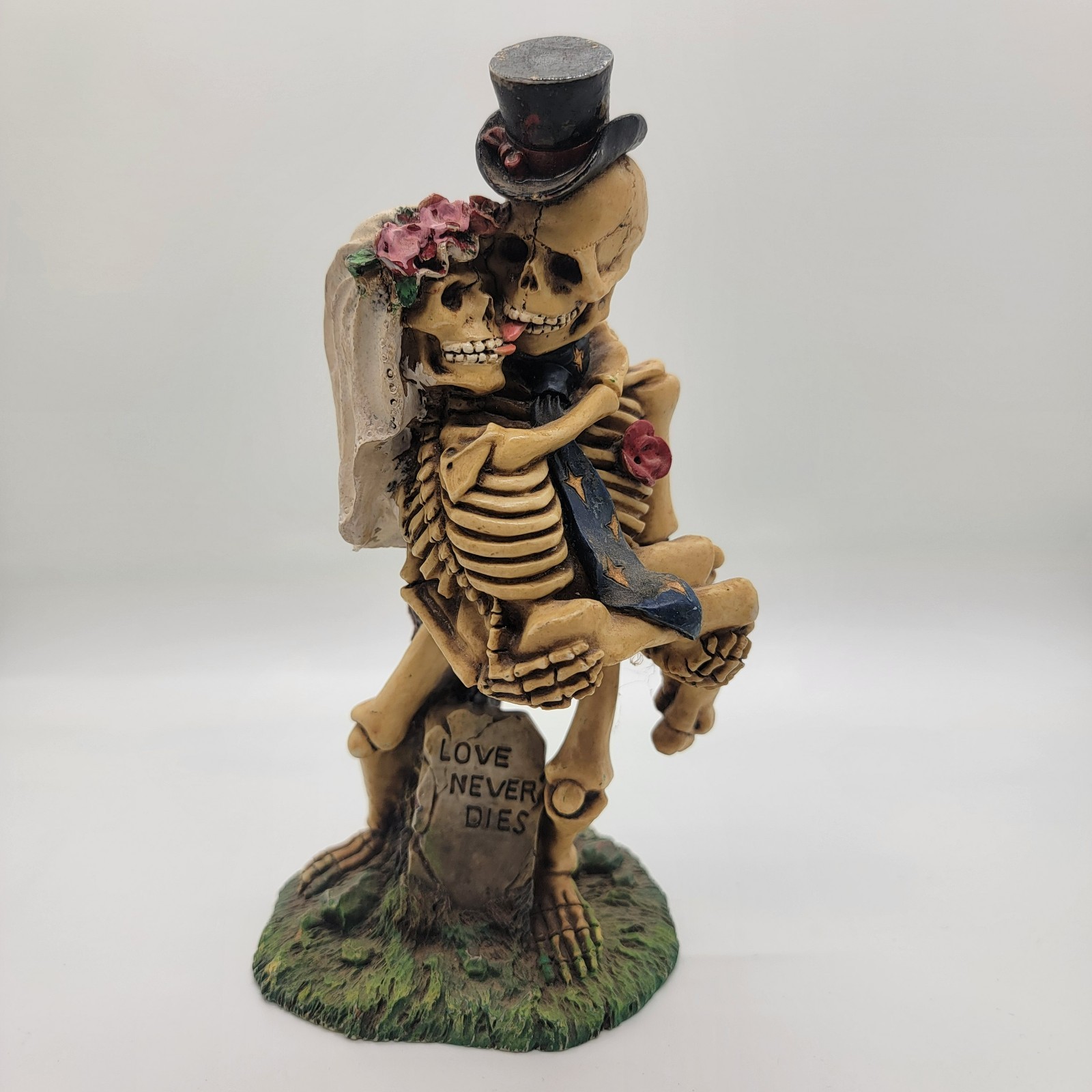 Love Never Dies Bride & Groom Skeleton Aquarium Figurine 6″ Tall Gothic Wedding