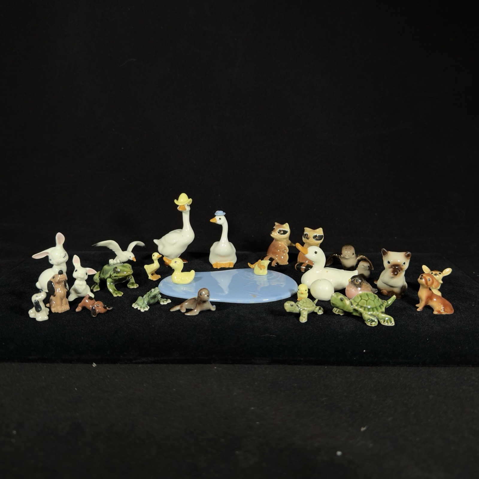 Lot Of 28 Vintage Hagen-Renaker Miniature Figurines Mixed Animals Pond Scene HR