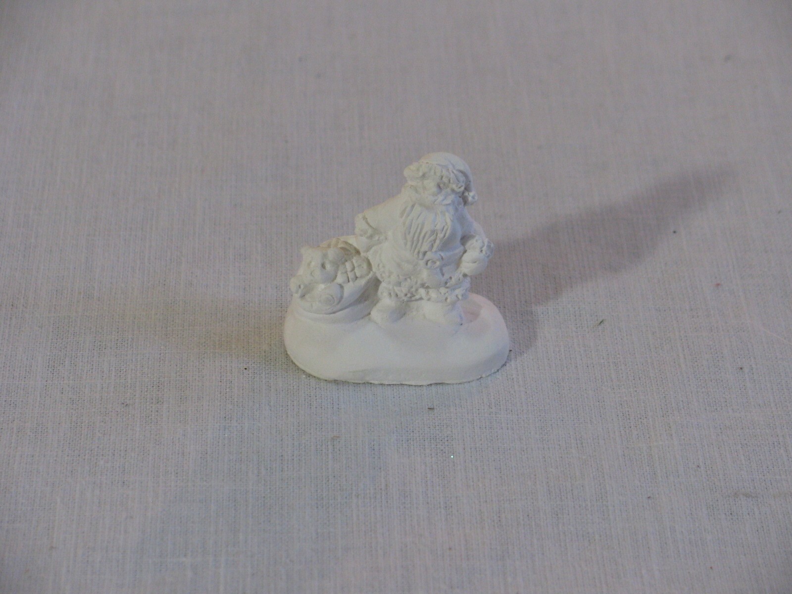 Vtg Mini Unpainted Paintable Ceramic Santa w/Bag Figurine rr