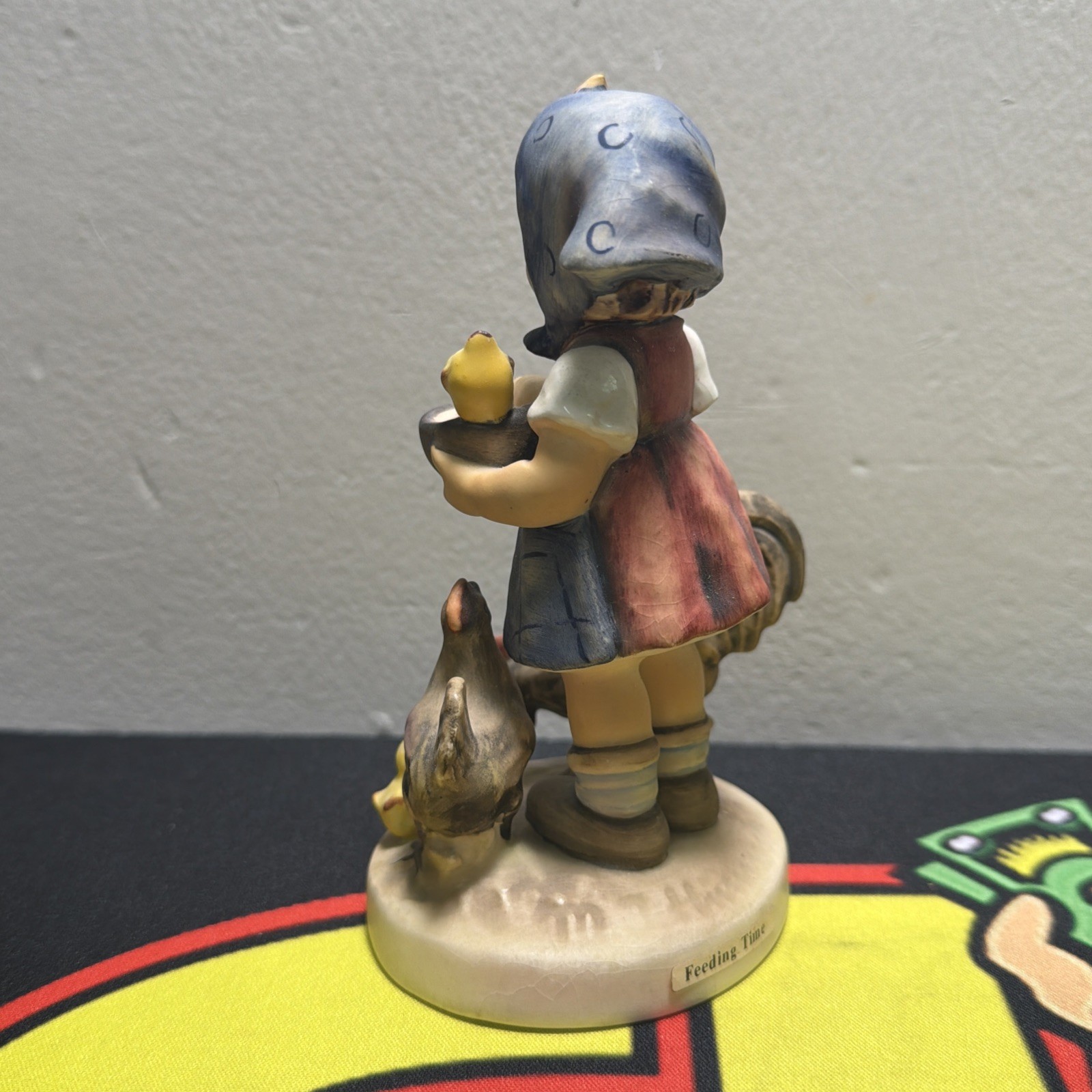 Goebel Hummel #199 “FEEDING TIME” Figurine TMK4 Girl w/ Hens 5.5″ Tall