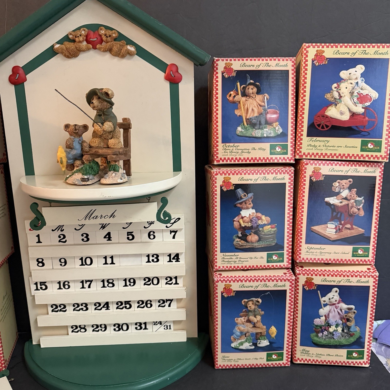 VTG Rare Perpetual Wooden Calendar Bear Of The Month with 12 Teddy Bear Figures