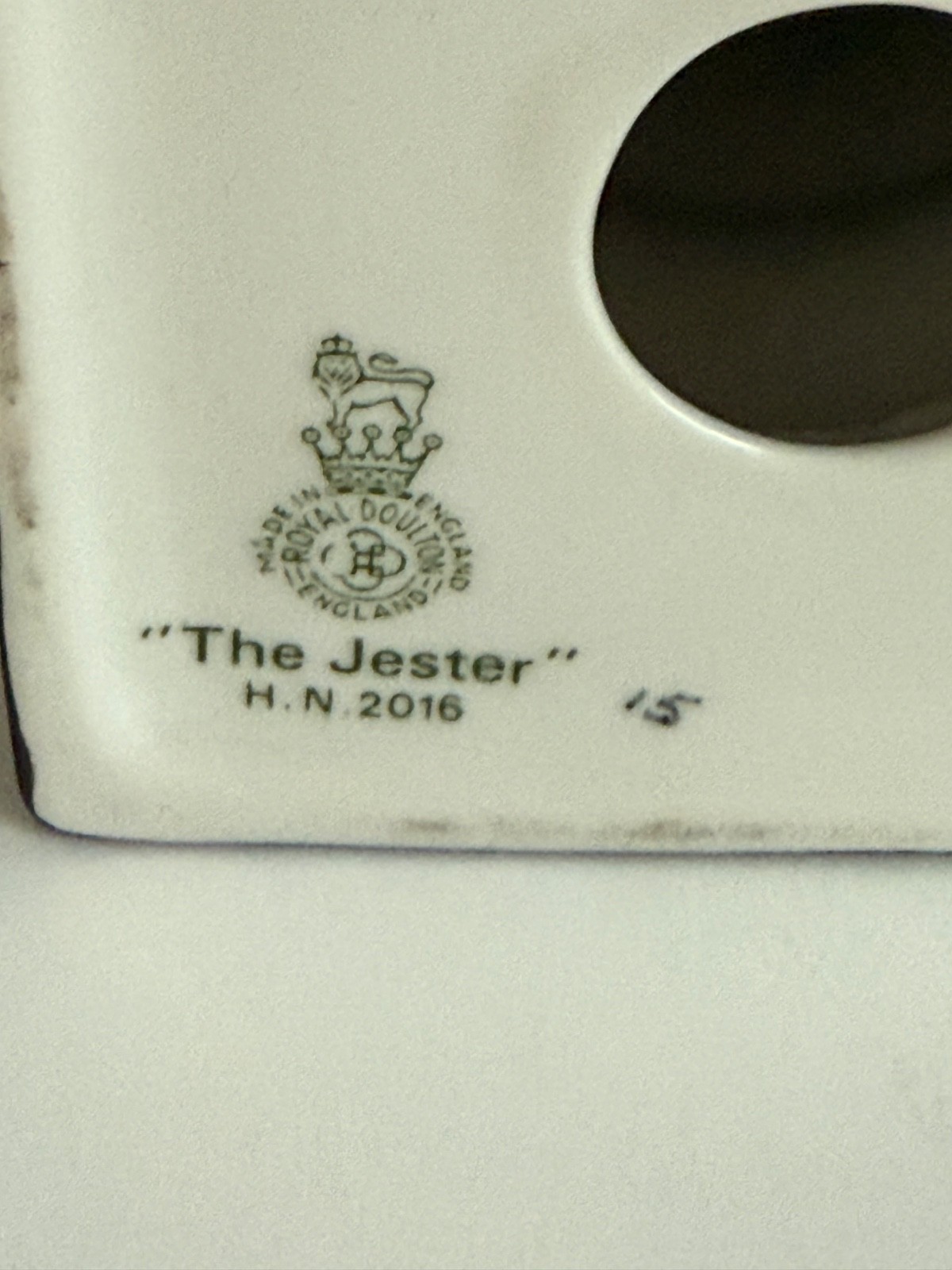 ROYAL DOULTON FIGURINE “THE JESTER” HN2016 9.5”
