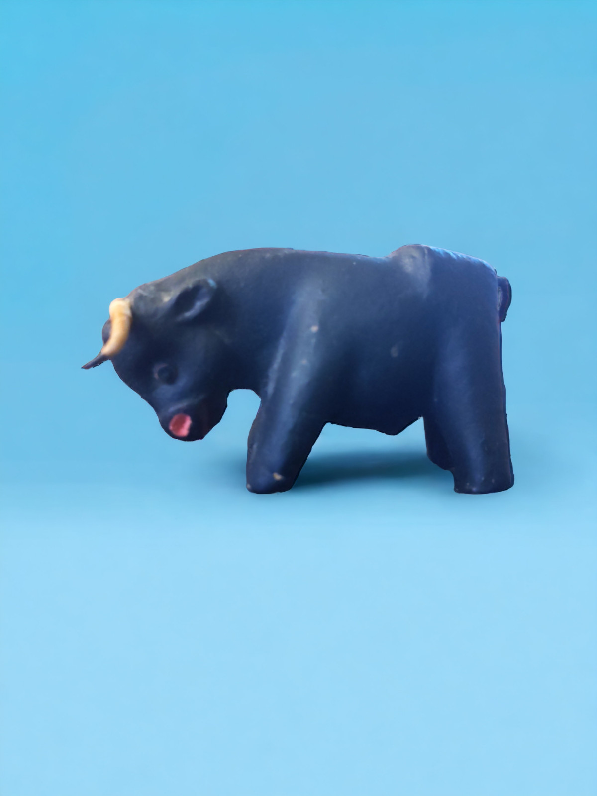 Vintage Miniature Bull Figurine 1″ x 1 3/4″