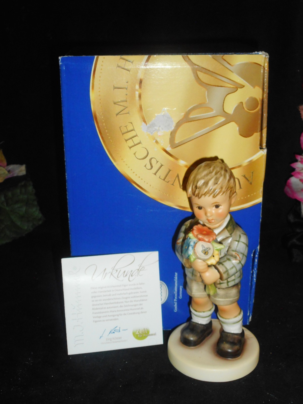 HUMMEL FIGURE 2282/B FULL OF CHARM FLOWERS w/BUMBLEBEE TM9 #232805 w/BOX & COA