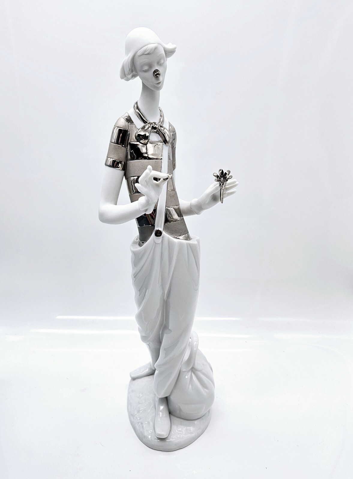 Lladro Clown in Love Porcelain Figurine 7109 White Silver 14″ in Box