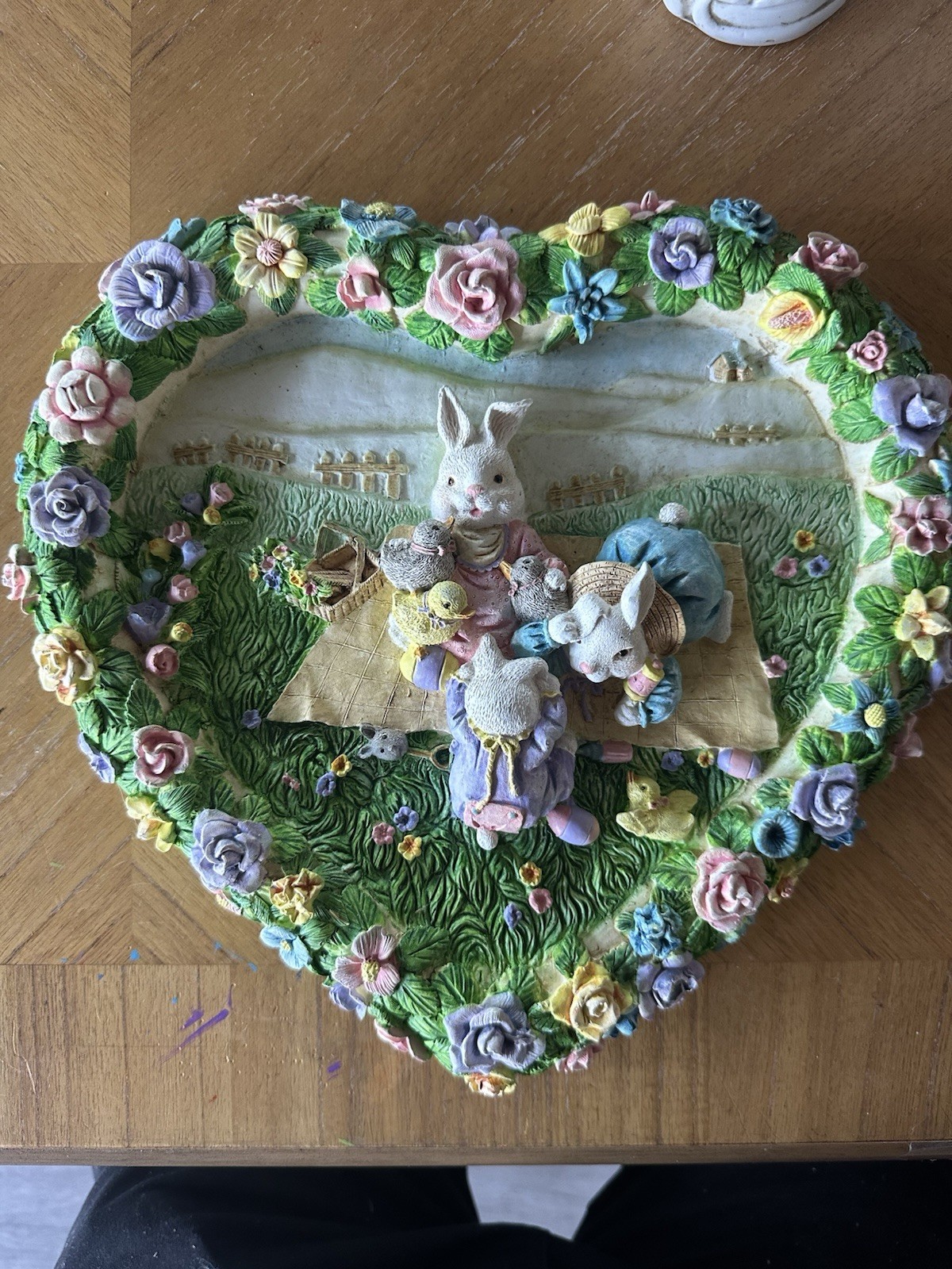 Heart-Shaped Rabbit Family Figurine Resin Multicolor Floral Easter Decor