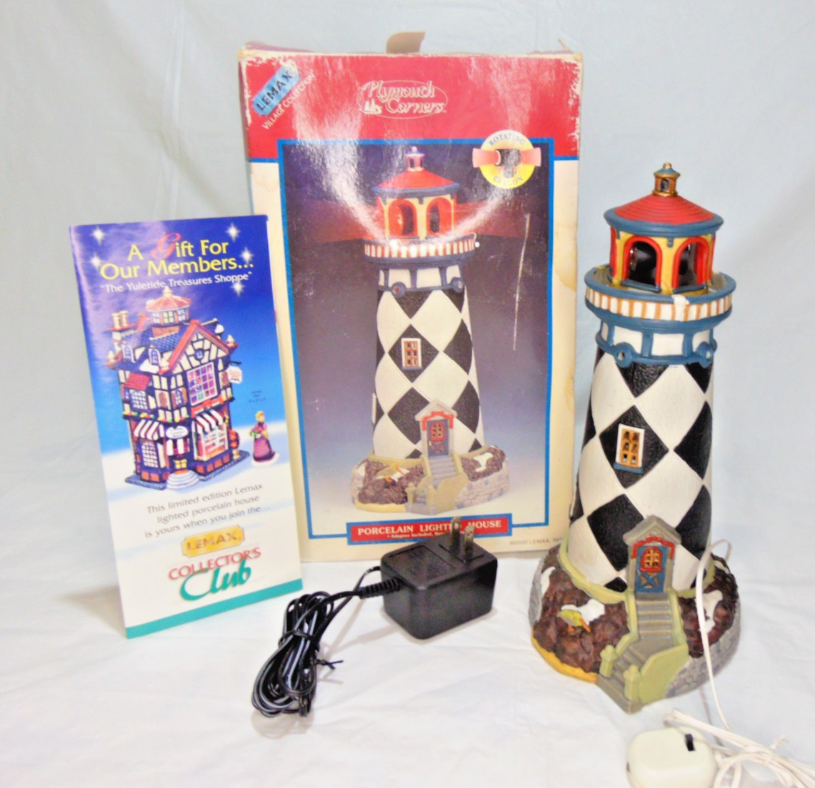 Lemax Plymouth Corners Porcelain Checkered Lighted House Lighthouse light works
