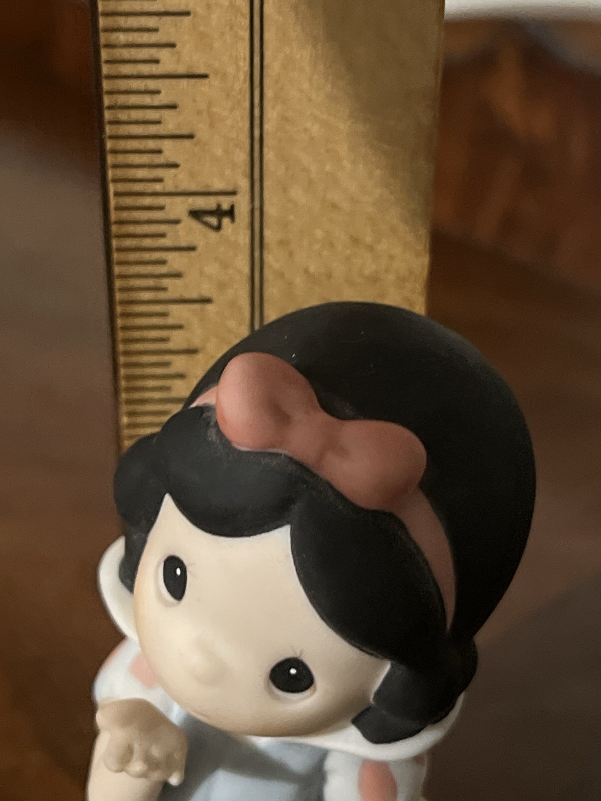 Precious Moments Snow White Your Kiss Can Put Smile On Grumpiest Face Disney