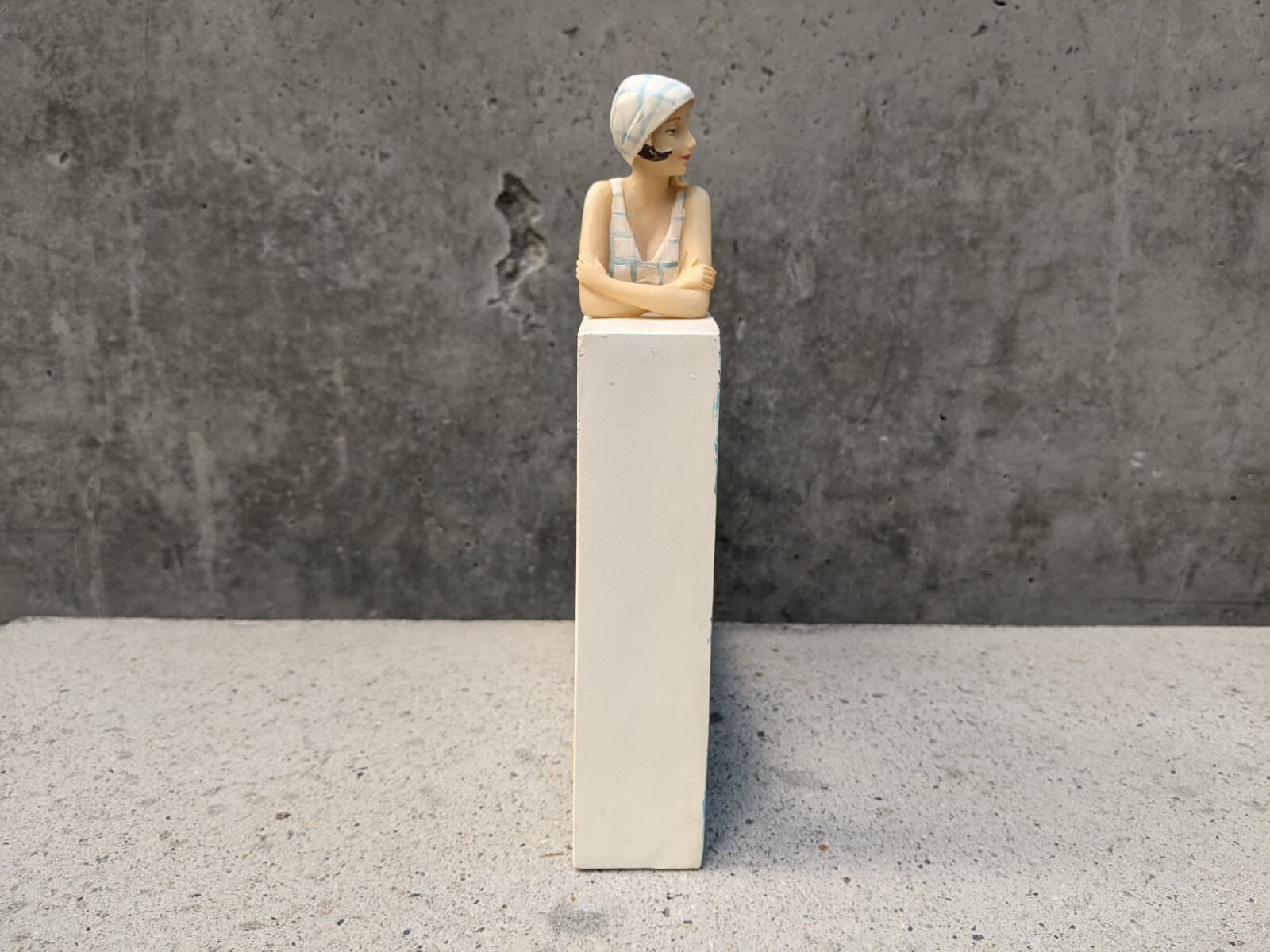 Retro Bathing Beauty Roaring 20’s Style Figurine Sunbathing – Glass backed Frame