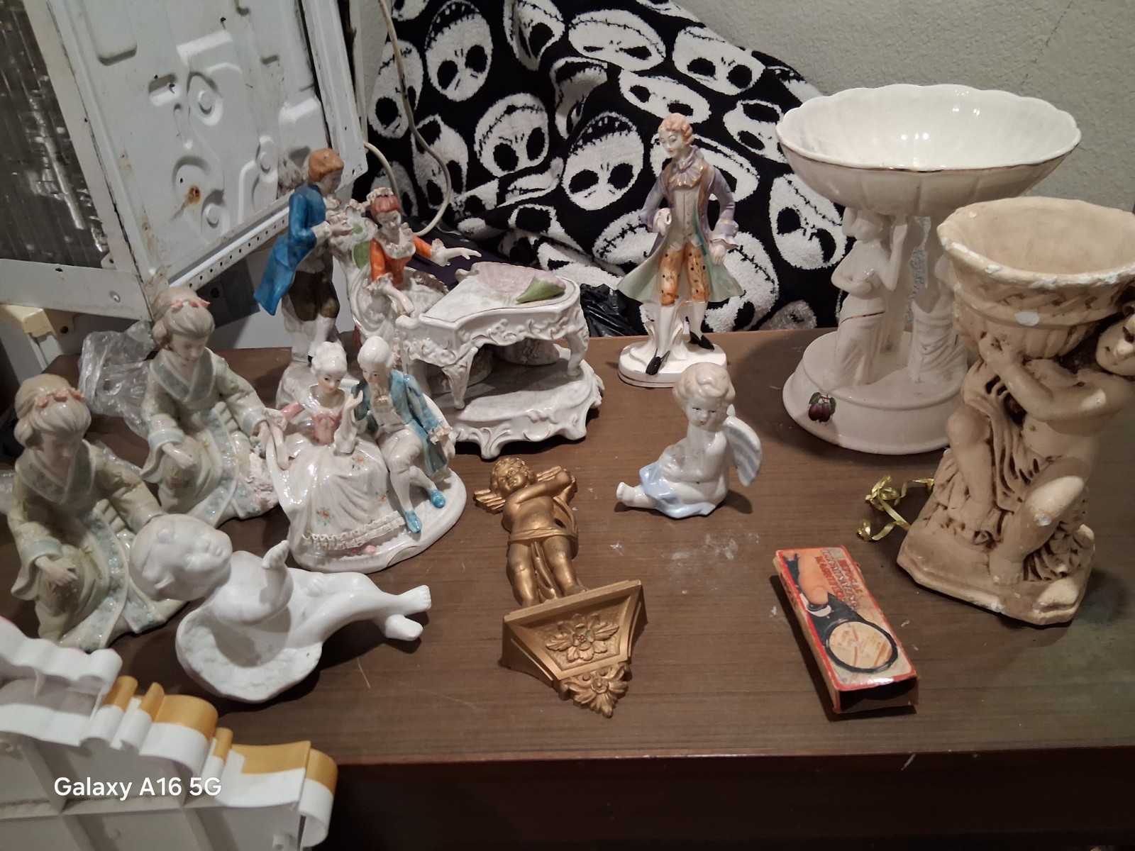 Figurine Set