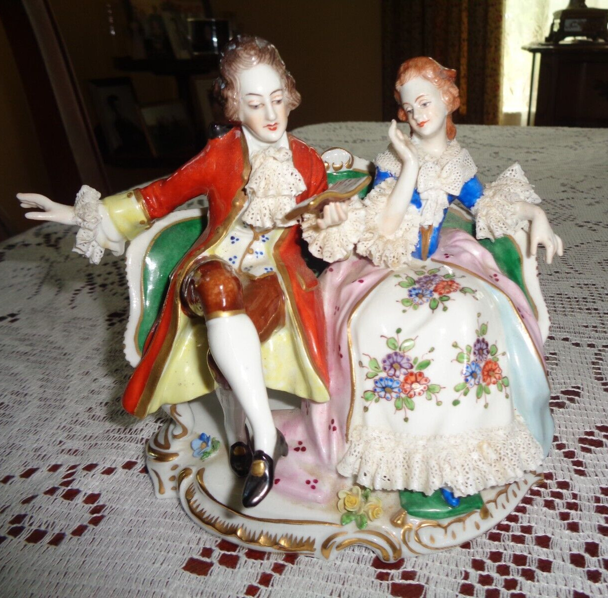 VOLKSTEDT DRESDEN GERMAN PORCELAIN FIGURINE COUPLE READING ON SETTEE-VINTAGE