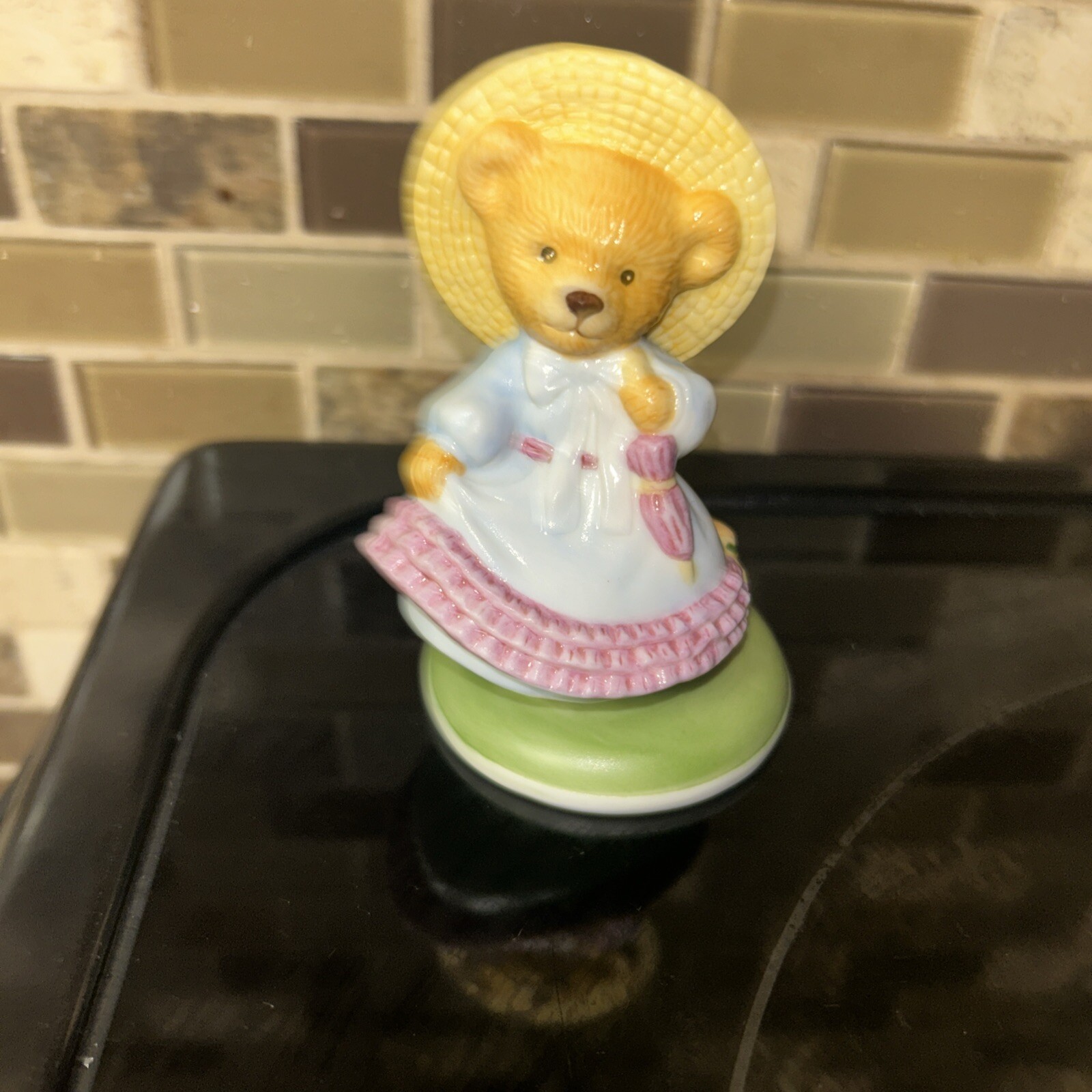 The Franklin Mint Hotel Teddington Bear Porcelain Figurine Daphne
