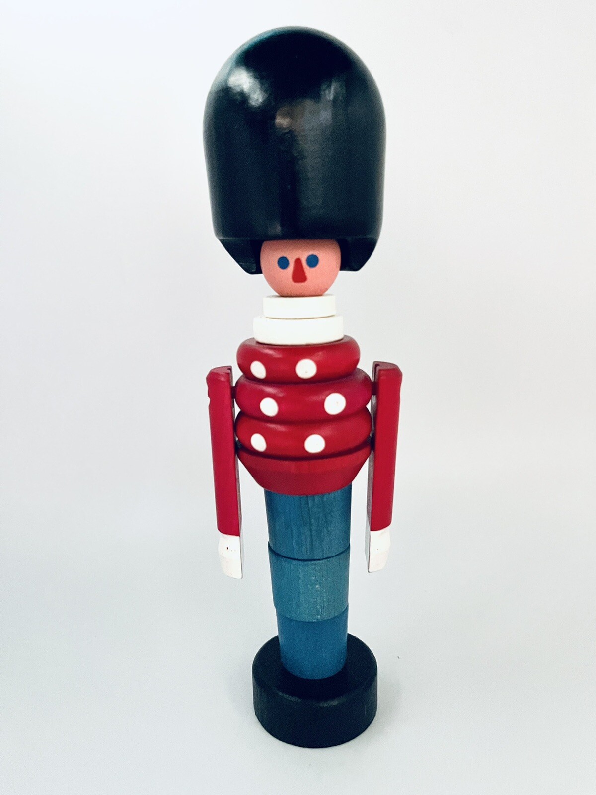 Artisan Handcrafted Wood Figure Buckingham Guard British Guard Solider Stack Toy