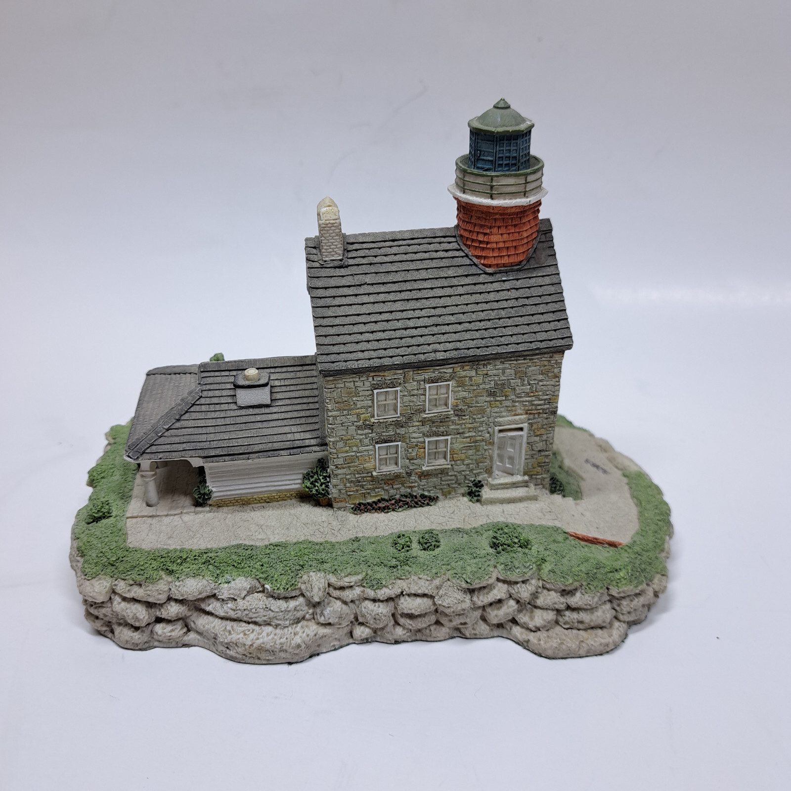 Harbour Lights Selkirk Lighthouse New York NY Figurine #157 1995 Younger & Assoc