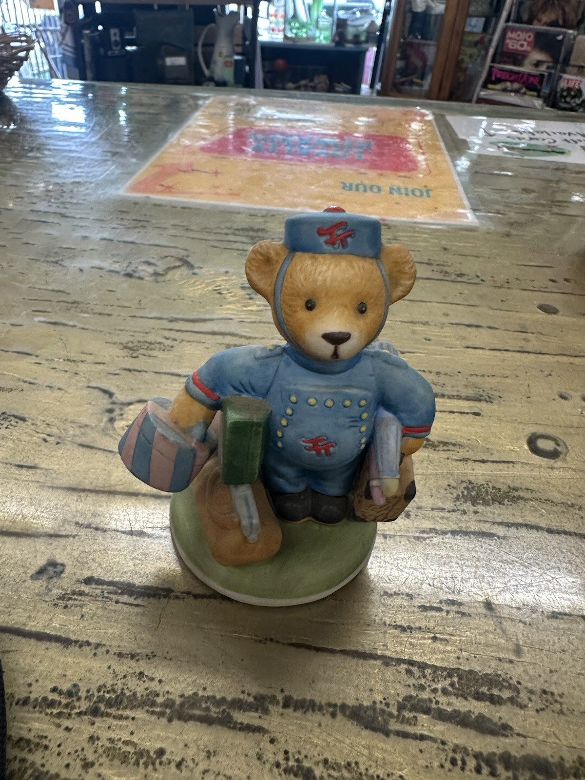 Franklin Mint Max Bear Hotel Bellhop Hotel Teddington Series 1986 Porcelain
