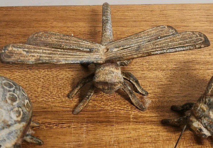 6 Vtg Cast Iron Bugs, Bee, DragonFly,HouseFly,Grasshopper, Butterfly,LadyBug,Ant