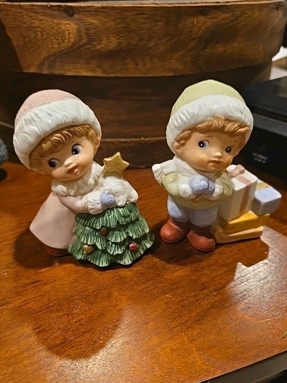 Vintage 1990s Homco Christmas 5556 Porcelain Christmas Boy & Girl Figurines