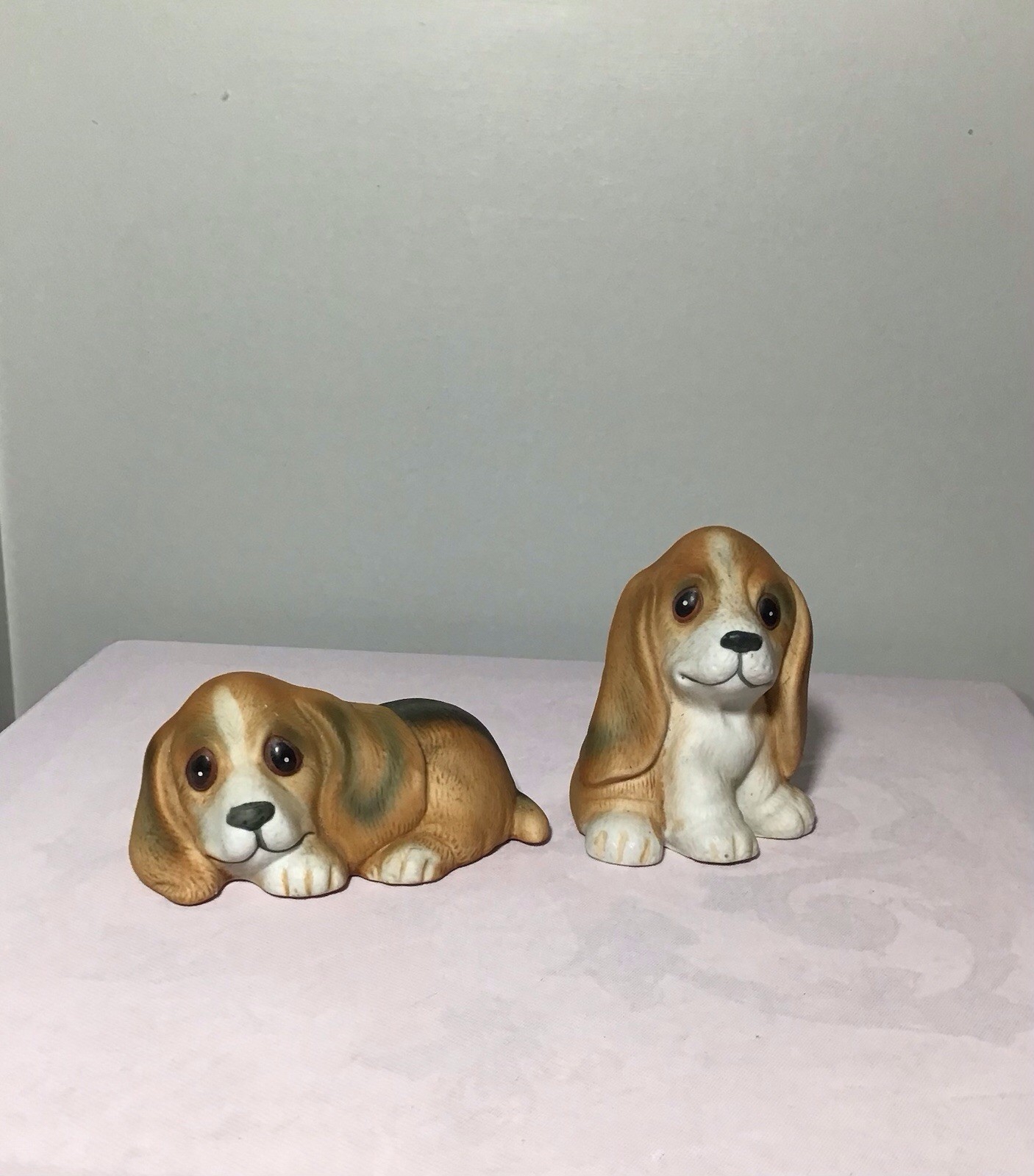 Vintage Homco Bassett Hound Puppy Dog Puppies Figurines #1407 Set of Two