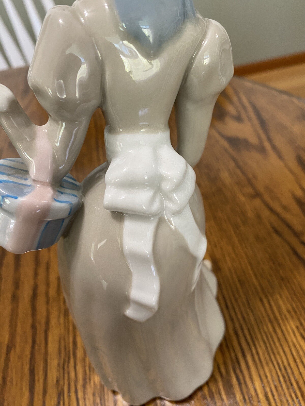 “CASCADES” Porcelanas LADY FIGURINE Made In Spain. 10 1/2”H. Blue & White Tan