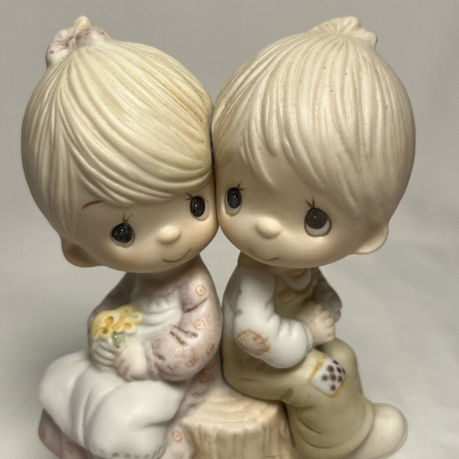 Vintage Precious Moments 1976 “LOVE ONE ANOTHER” E-1376
